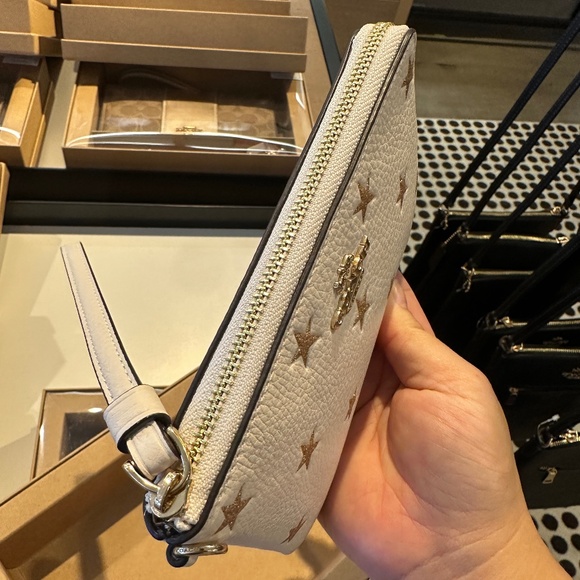 NWT! Coach CX174 Boxed Corner Zip Wristlet Gift Set With Star Print And Charms - Picture 5 of 9